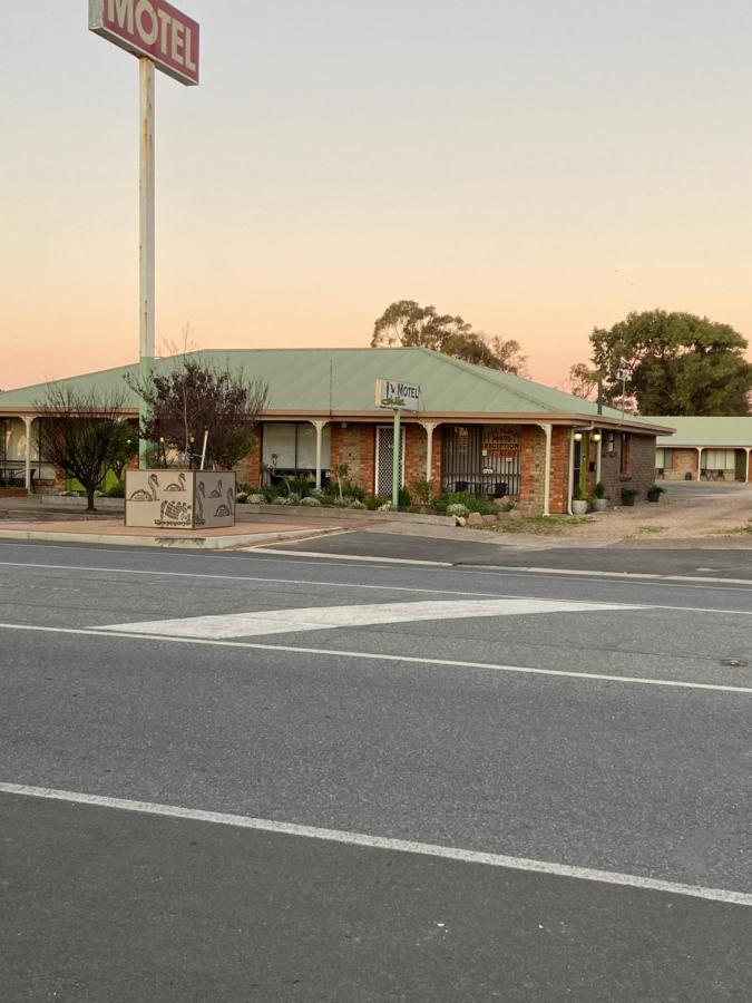 Lake Albert Motel Meningie エクステリア 写真